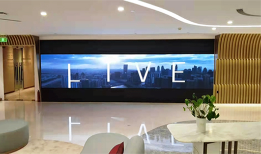 dar al arkanの新しいオフィスは、liantronics ledビデオウォールで飾られています